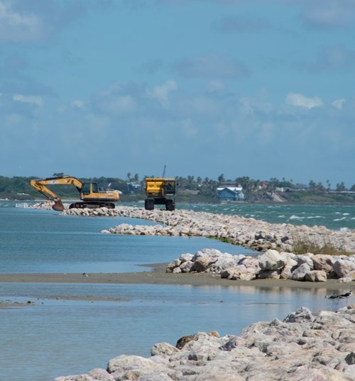 RT14R Hauling On Breakwaters